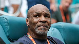 Mike Tyson       -  Der Ex-Boxweltmeister Mike Tyson wagt ein Comeback im Ring.