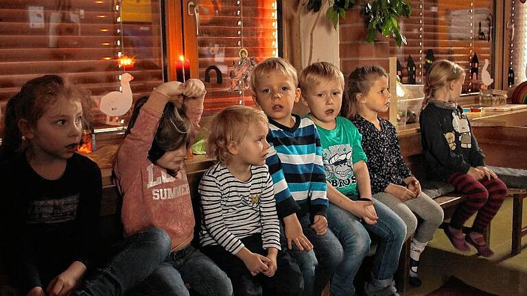 Eng wird es in den Kindergärten in Kürnach (hier ein Archivbild aus dem katholischen Kindergarten). Aktuell fehlen Krippenplätze, wie bei der Bürgerversammlung zu erfahren war. Eng wird es in den Kindergärten in Kürnach (hier ein Archivbild aus dem katholischen Kindergarten). Aktuell fehlen Krippenplätze, wie bei der Bürgerversammlung zu erfahren war.