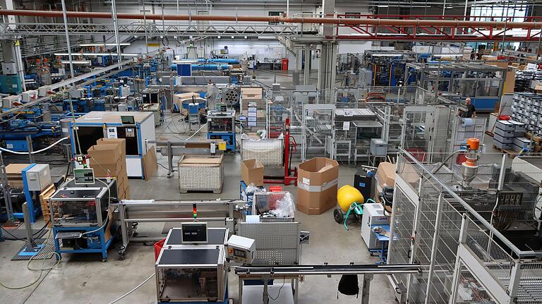 Die räumliche Enge in den Produktionsanlagen von Maincor macht eine Erweiterung unumgänglich. Dafür soll in Knetzgau ein neues Logistikcenter errichtet werden. Die räumliche Enge in den Produktionsanlagen von Maincor macht eine Erweiterung unumgänglich. Dafür soll in Knetzgau ein neues Logistikcenter errichtet werden.