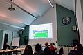 Yvonne Slanz, Architektin und Stadtplanerin vom Büro transform stellt ihren Entwurf für die Erhaltungssatzung vor.