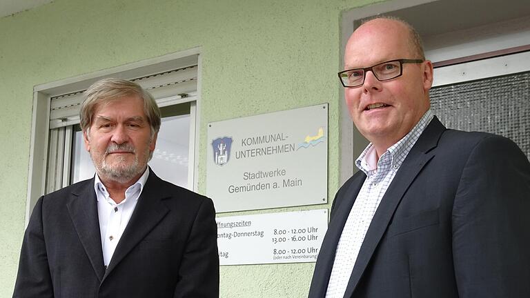 Gemündens Stadtwerke-Vorstand Hans Schneider (links) mit seinem designierten Nachfolger Roland Brönner. Gemündens Stadtwerke-Vorstand Hans Schneider (links) mit seinem designierten Nachfolger Roland Brönner.