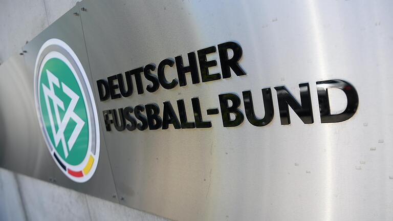 Der Deutsche Fußball-Bund (DFB) hat den geplanten Neustart der Dritten Liga erst einmal abgeblasen.