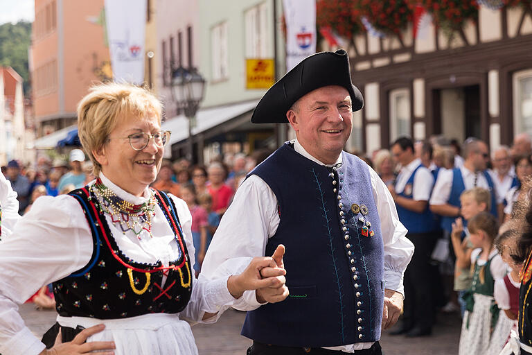 Am Samstag, 6. August, werden traditionelle Musik- und Tanzgruppen am Marktplatz in Marktheidenfeld den Auftakt zum Festzug zur 72. Laurenzi-Messe geben.