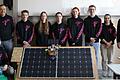 Das Team der Realschule Marktheidenfeld hat einen Roboter programmiert, der Solarpaneele von Schmutz befreit. Damit treten sie im Halbfinale der Lego-Roboter-Meisterschaft in Offenburg an. Gecoacht werden sie von Bernhard Eckert (links) und Daniel Cura (rechts).