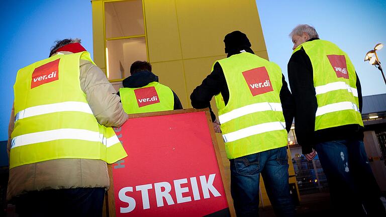 Die Gewerkschaft Verdi ruft für diesen Mittwoch bayernweit die Beschäftigten des Handels zu einem ganztägigen Warnstreik auf. Das wird wahrscheinlich auch in Unterfranken in Geschäften zu spüren sein.