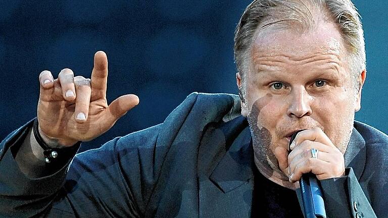 Herbert Grönemeyer wird 60       -  &bdquo;So lange ich läuferisch in der Lage bin, vier Schritte zu gehen, und noch halbwegs die Töne treffe, mache ich weiter&ldquo;: Herbert Grönemeyer.