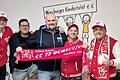 Michael Bethge (Mitte) freut sich in den Räumen der Würzburger Kindertafel über die Spende der 'Konjecken' des CC 72 Ochsenfurt, auf dem Bild von links: Manfred Niesner, Thorsten Krüger, Michael Bethge, Alexander Kleinschroth, Hans-Jürgen Fischer