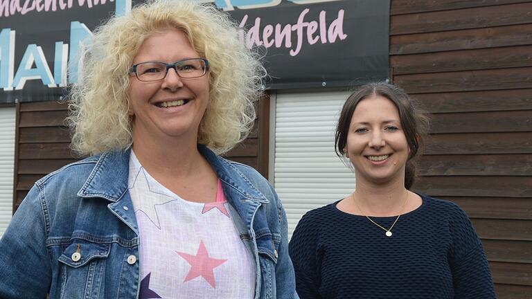 Erziehungsberaterin Tanja Welzenbach (links) und Stadtjugendpflegerin Stephanie Namyslo zogen Bilanz vor dem Sozialausschuss zur Jugendarbeit in Marktheidenfeld.