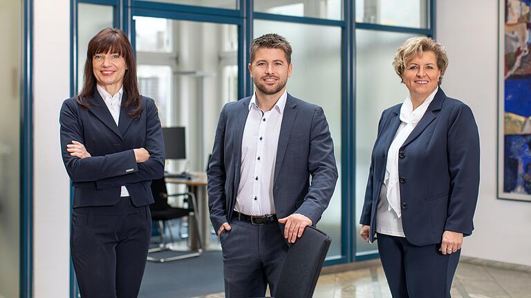 Das Team der Raiffeisen Immobilien MSP: von links Martina Hilpert (Assistenz), Patrick Zachrau und Bettina David-Müller (Geschäftsführung)