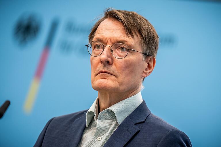 Bundesgesundheitsminister Karl Lauterbach sei ein 'Falschspieler', sagt die bayerische Gesundheitsministerin Judith Gerlach. Bundesgesundheitsminister Karl Lauterbach sei ein 'Falschspieler', sagt die bayerische Gesundheitsministerin Judith Gerlach.