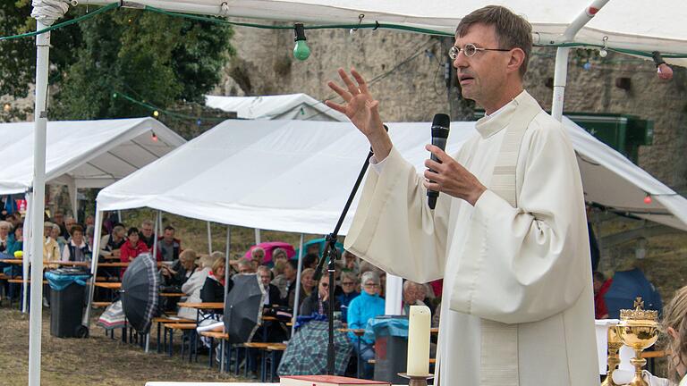 Pfarrer Norbert Thoma fordert die Freilassung von Bischof Rolando Ál­varez.