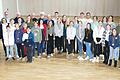 Gruppenbild der ausgezeichneten Kinder und Jugendlichen in der vereinseigenen TG-Halle mit dem Vorstand der Turngemeinde Höchberg, Bürgermeister Alexander Knahn und Altbürgermeister Peter Stichler.