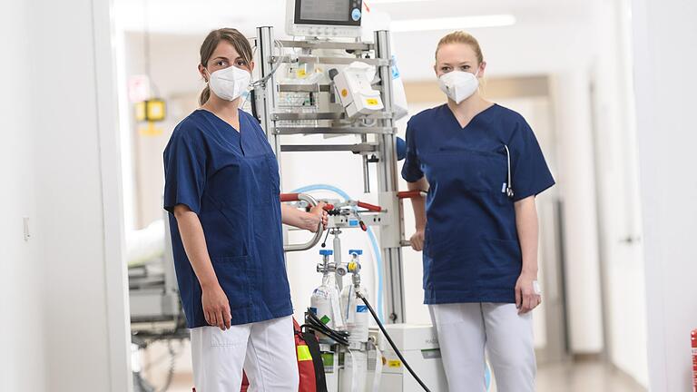 Die Inzidenzen steigen. Aber liegen in den unterfränkischen Krankenhäusern auch wieder mehr Covid-19-Patienten? Unser Archivbild zeigt Pflegepersonal im Rhön-Klinikum in Bad Neustadt.&nbsp;