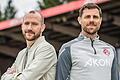 Sportdirektor Sebastian Neumann (links) und Trainer Marco Wildersinn haben bei den Würzburger Kickers neue Verträge unterschrieben. Diese gelten allerdings nur für den Fall des Aufstiegs in die Dritte Liga.