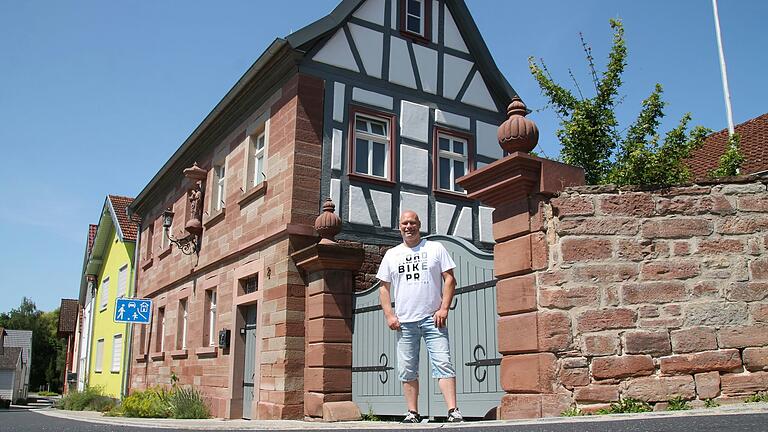 Manuel Vetter saniert in Gössenheim liebevoll das historische Haus Simonsgasse 2, das eigentlich abgerissen werden sollte.
