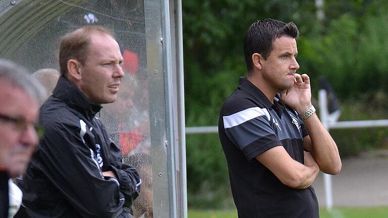 Stefan Schöderlein (rechts) und Stefan Güntner (links) nahmen Kontakt zu ihrem ehemaligen Spieler auf.