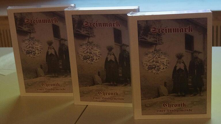 'Chronik einer Landgemeinde': Manfred Kern hat seine aktualisierte Chronik für den Ort vorgestellt.