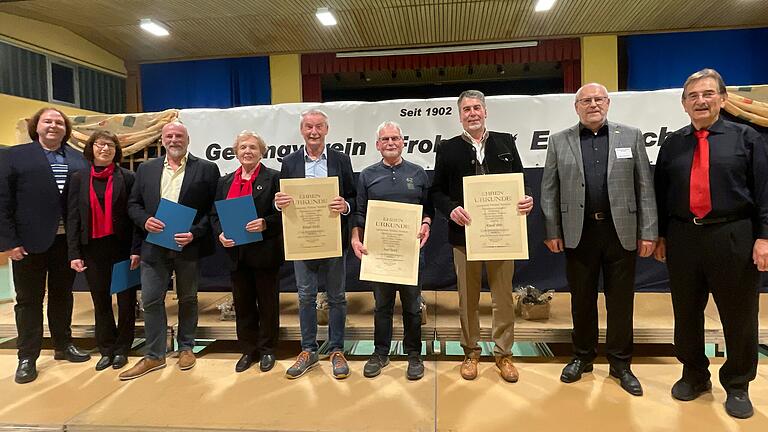 Auf dem Foto (von links): Bürgermeister Richard Roos, Helga Hertlein, Matthias Väth, Erika Heim, Edgar Grün, Karl Stahl, Klaus Väth, 1. Vorstand Hans-Jürgen Hock, 2. Vorstand Klaus Hofmann.