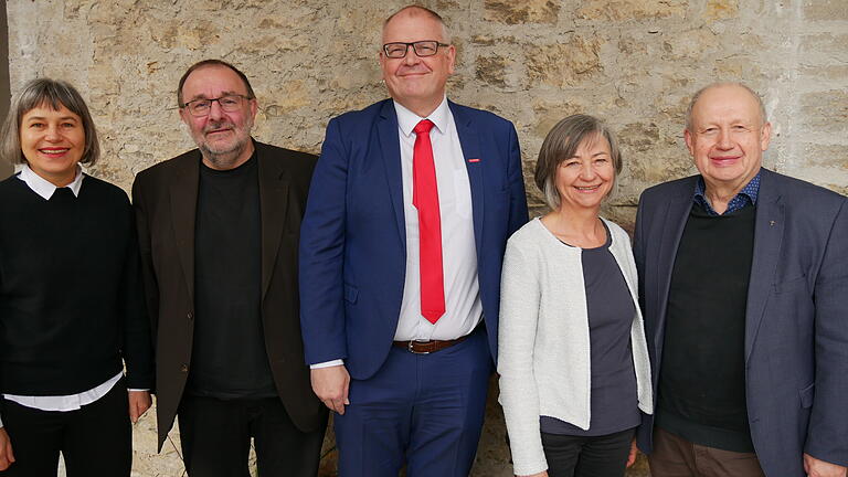 Andrea Sitzmann, Harald Ebert, Ludwig Paul, Rosi Jossberger und Albin Krämer suchen nach guten Berufswahlkonzepten.