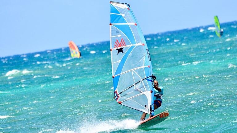 Der Würzburger Robert Garrett lebt mittlerweile auf Hawaii. Surfen und Kitesurfen gehört zu seinen Hobbys. Mit seiner Frau Sandra hat er dort auch ein Haus und vermietet Wohnungen.