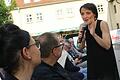 Dany Tollemer im 'kleinen schwarzen' in Anlehnung an die Sängerin Edith Piaf, dem 'Spatz von Paris', öffnete ganz schnell die Herzen der Besucher.