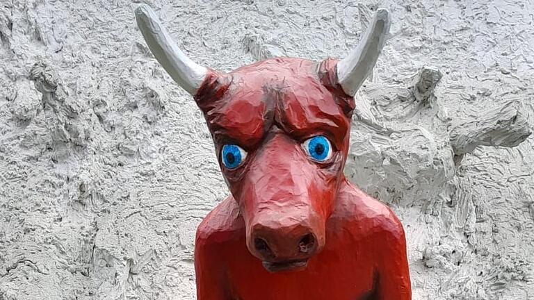 Für den Antagonisten der Geschichte, den Fruchtbarkeitsgott Baal, hat der Bildhauer Clemens Meinecke extra eine 2,50 Meter hohe Statue angefertigt.