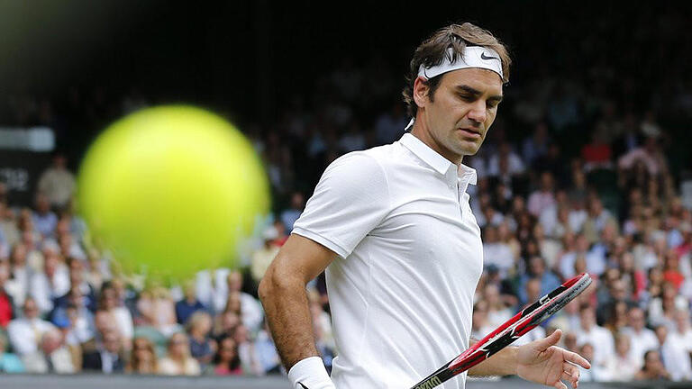 Roger Federer       -  Roger Federer greift wieder zum Tennisschläger. Foto: Peter Klaunzer