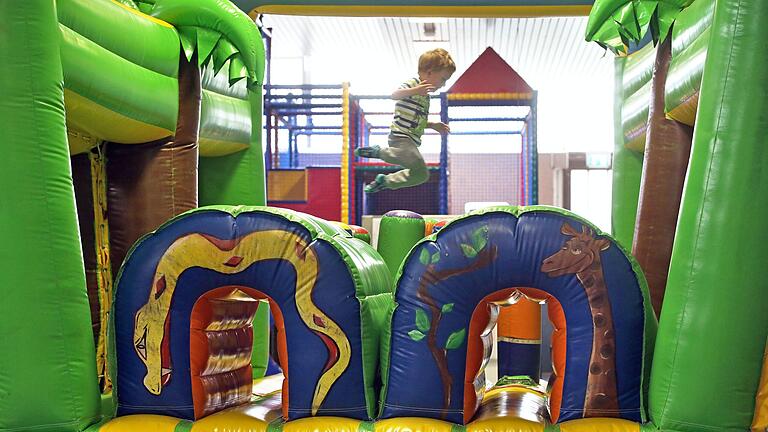 Indoorspielplätze bieten Kindern auch im Winter die Möglichkeit, sich auszutoben. (Symbolbild) Indoorspielplätze bieten Kindern auch im Winter die Möglichkeit, sich auszutoben. (Symbolbild)