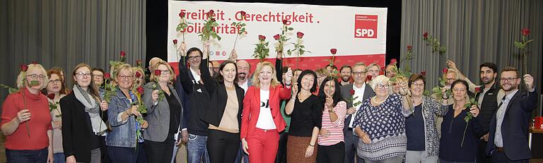 22 Frauen, 22 Männer, angeführt von OB-Kandidatin Marietta Eder: So sieht die Kandidatenliste für den Stadtrat der Schweinfurter SPD aus. 22 Frauen, 22 Männer, angeführt von OB-Kandidatin Marietta Eder: So sieht die Kandidatenliste für den Stadtrat der Schweinfurter SPD aus.