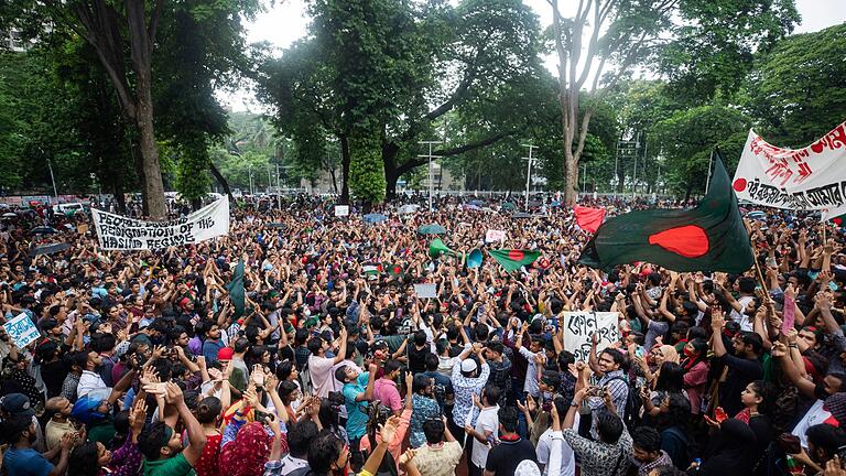 Proteste in Bangladesch       -  Protestierende fordern Gerechtigkeit.