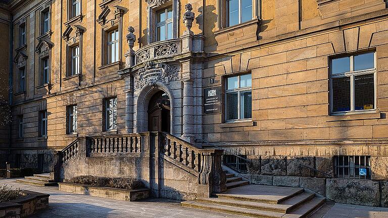 Der Haushaltsausschuss des Bayerischen Landtags hat 67 Millionen Euro für Neubau und Sanierung des Schweinfurter Justizzentrums bewilligt. Der Haushaltsausschuss des Bayerischen Landtags hat 67 Millionen Euro für Neubau und Sanierung des Schweinfurter Justizzentrums bewilligt.