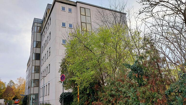 Mittlerweile sind alle ehemaligen Bewohnerinnen und Bewohner aus dem 'Haus am Kurpark' beziehungsweise der 'Casa Reha' ausgezogen. Dieser Tage wurde das Gebäude geräumt.