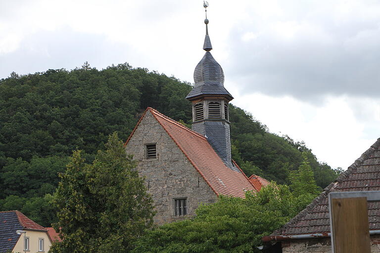 Fast etwas versteckt steht die Schlosskapelle im äußersten Schlossareal.