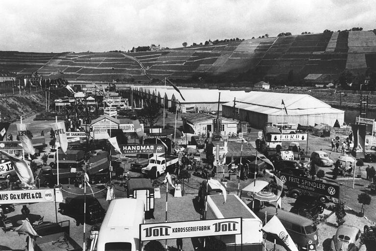 Es ging wieder aufwärts: Im Juli 1950 fand die erste Mainfranken-Messe auf den Mainwiesen in Würzburg statt.