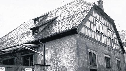 So war das damals       -  Rothenfels. GIESSLERSchlachthaus an der Lohrer Färbergasse.PRIVATDer Gasthof zum Hirschen soll abgerissen werden.F.-W. SCHÄFER