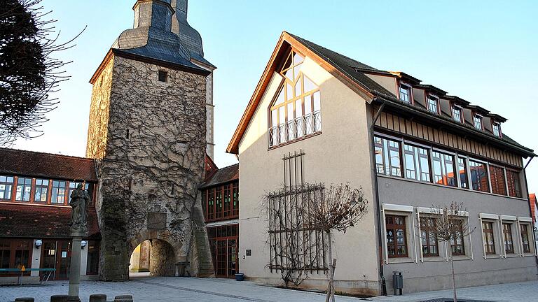 Der Schulverband Saaletal verabschiedete seinen Haushaltsplan und blickte auf das kommende Schuljahr, hier die Schule in Saal.