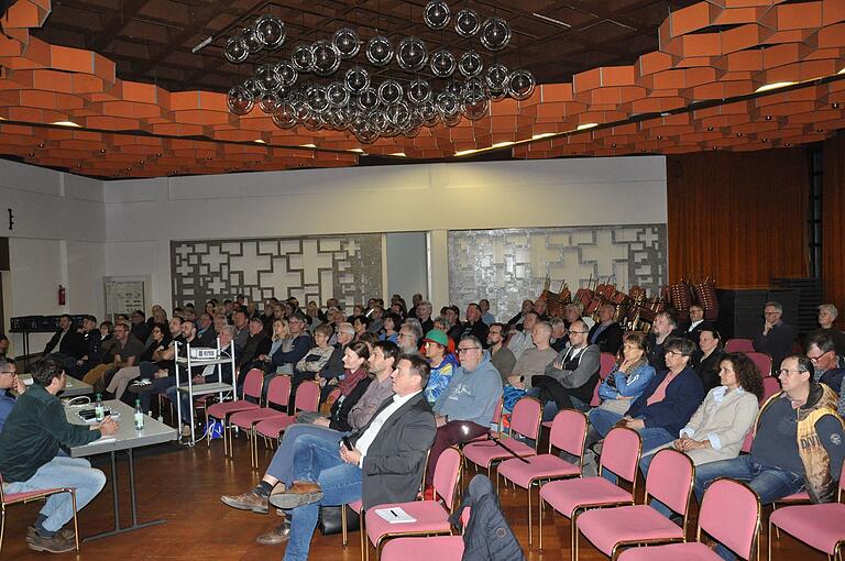 Die Veranstaltung im Haus des Gastes war gut besucht. Die Veranstaltung im Haus des Gastes war gut besucht.
