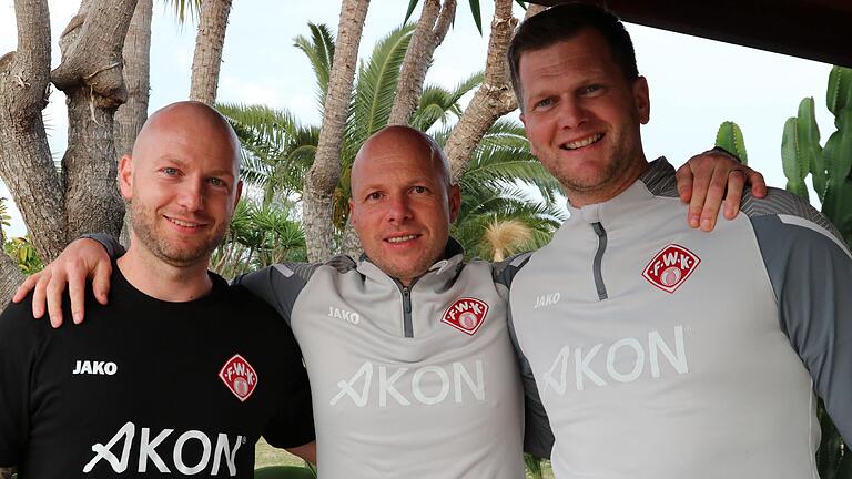 Sie assistieren Kickers-Cheftrainer Marco Wildersinn (von links): Athletiktrainer Dennis Göller, Co-Trainer Dominik Lang und Torwarttrainer Daniel Bernhardt.