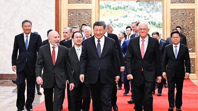 Chinesischer Präsident Xi       -  Xi Jinping, Präsident von China, empfing im März Vertreter von Wirtschaft und Wissenschaft aus den USA. Neun Prozent der US-Bürger sehen China als wertvollsten Verbündeten der USA. (Archivfoto)