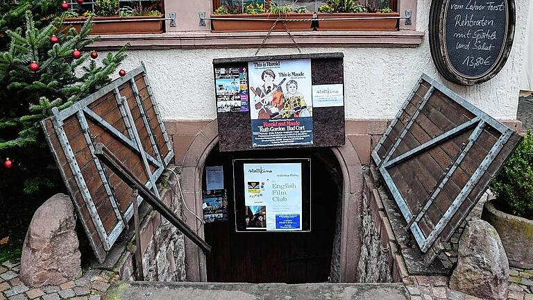Mit dem Kultfilm Harold & Maude aus dem Jahr 1971 ging das erste Halbjahr im Stattkino in dieser Woche zu Ende. Insgesamt schauten sich mehr als 1000 Besucher 22 Filme an. Mit dem Kultfilm Harold & Maude aus dem Jahr 1971 ging das erste Halbjahr im Stattkino in dieser Woche zu Ende. Insgesamt schauten sich mehr als 1000 Besucher 22 Filme an.