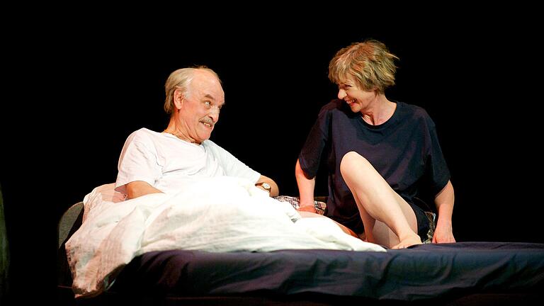 Charles Brauer und Anna Stieblich in Simon Stephens &quot;Heisenberg&quot;.