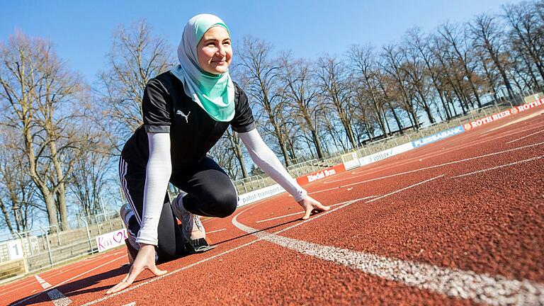 Im Training und auf Wettkämpfen trägt Shahd Alkawa einen Hijab extra für den Sport.