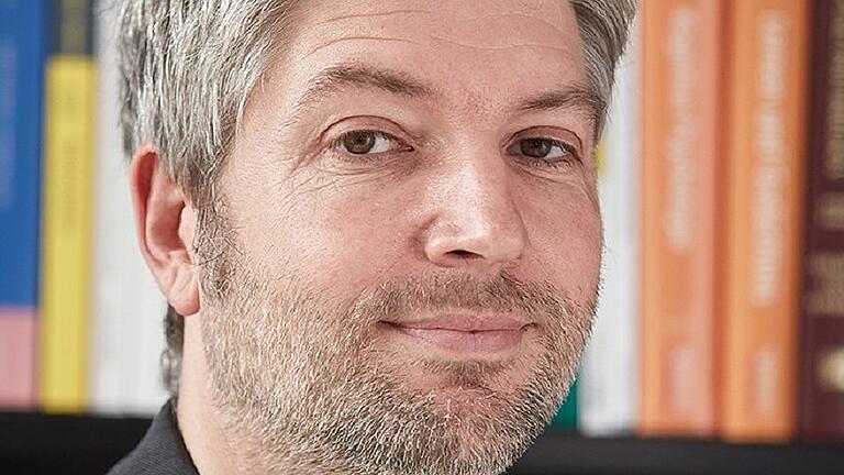 Vorlesen: So früh wie möglich anfangen       -  Tobias Richter ist Inhaber des Lehrstuhls für Psychologie IV der Universität Würzburg. Er beschäftigt sich mit Sprachentwicklung.