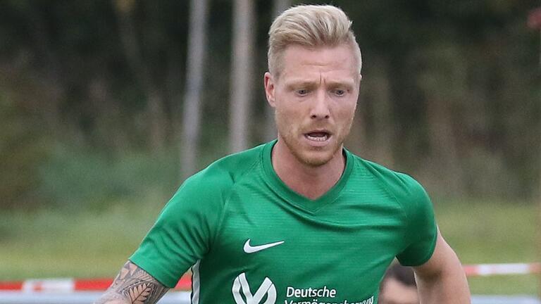 Stefan Nöthling gibt es Spielertrainer bei der DJK Hirschfeld den Takt vor.