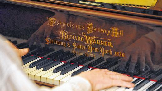 Legendäres Instrument: Ein Steinway-Flügel aus dem Jahr 1876, der einst dem Komponisten Richard Wagner gehörte. Legendäres Instrument: Ein Steinway-Flügel aus dem Jahr 1876, der einst dem Komponisten Richard Wagner gehörte.