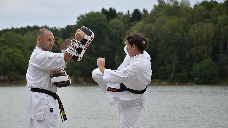 Dmitrij Videnin und Schmidt in Action. Dmitrij Videnin und Schmidt in Action.