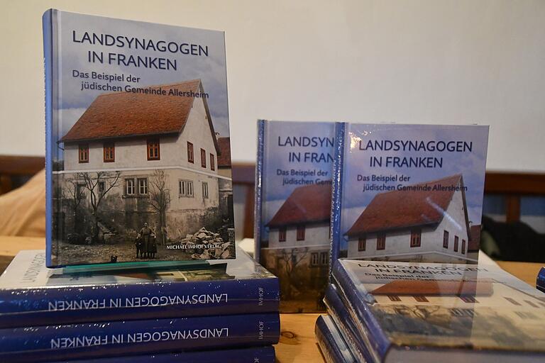 Frisch im Michael Imhof-Verlag erschienen: der Band 'Landsynagogen in Franken – Das Beispiel der jüdischen Gemeinde Allersheim'.