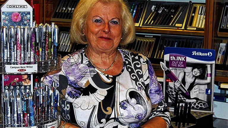 Ingeborg Menge gibt auf: Ihr Kissinger Traditionsgeschäft Schreibwaren Rath schließt spätestens zum 30. September. Ingeborg Menge gibt auf: Ihr Kissinger Traditionsgeschäft Schreibwaren Rath schließt spätestens zum 30. September.