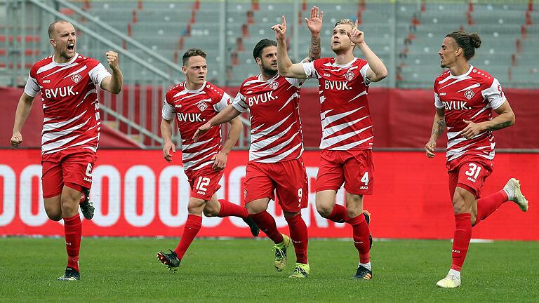 Die Kickers sind zu Gast beim FC St. Pauli. Können die Rothosen Punkte aus Hamburg mit nach Würzburg bringen? Die Kickers sind zu Gast beim FC St. Pauli. Können die Rothosen Punkte aus Hamburg mit nach Würzburg bringen?