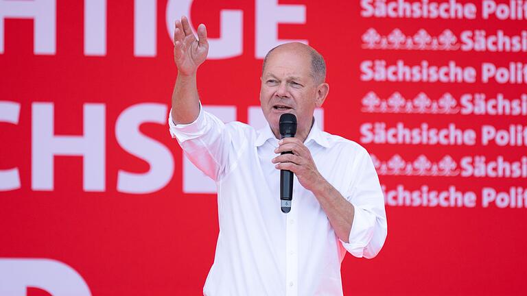 Bundeskanzler Olaf Scholz in Dresden       -  Dresden: Beim Wahlkampfauftakt der Sachsen-SPD verspricht Bundeskanzler Scholz eine sichere Rente.